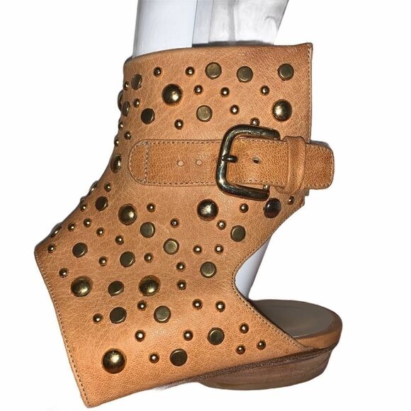 Studded ankle cuff sandals Stuart Weitzman - Picture 6 of 10